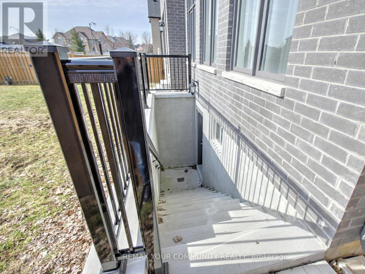 9 Casavant Court, Vaughan, ON, L6A 5A5 - 47