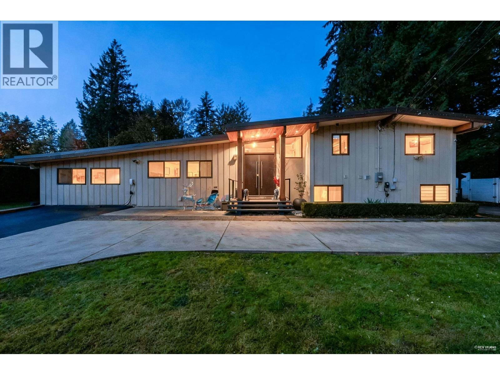 475 Newlands Road, West Vancouver, BC, V7T 1W3