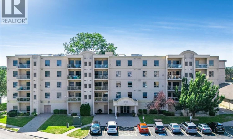 305-315 Village Grove