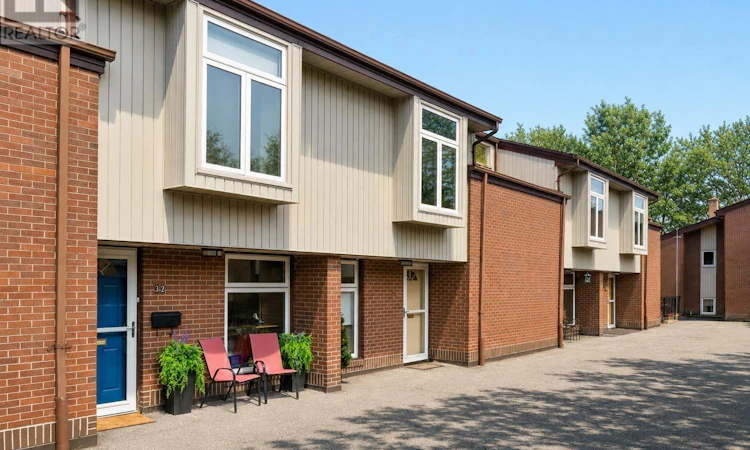 32 Garden Court Terrace