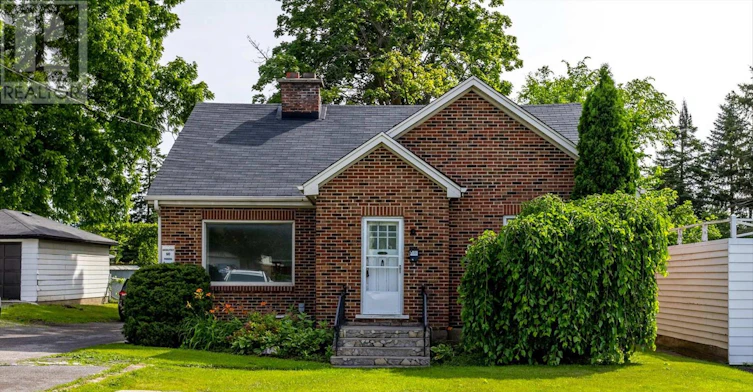 878 Chemong Road, Peterborough, ON, K9H 5Z8