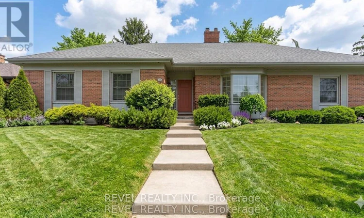 11 Tallwood Circle