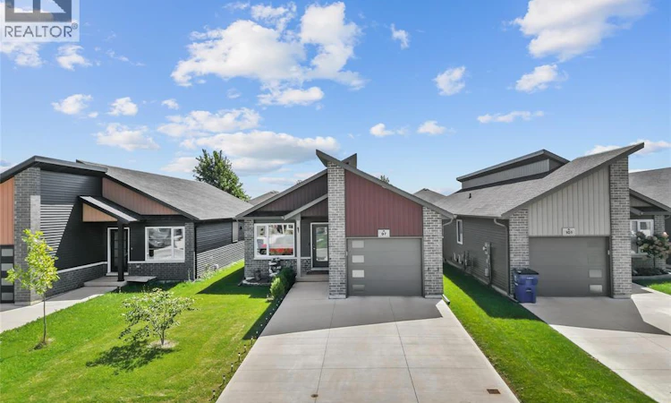 97 Moonstone Crescent