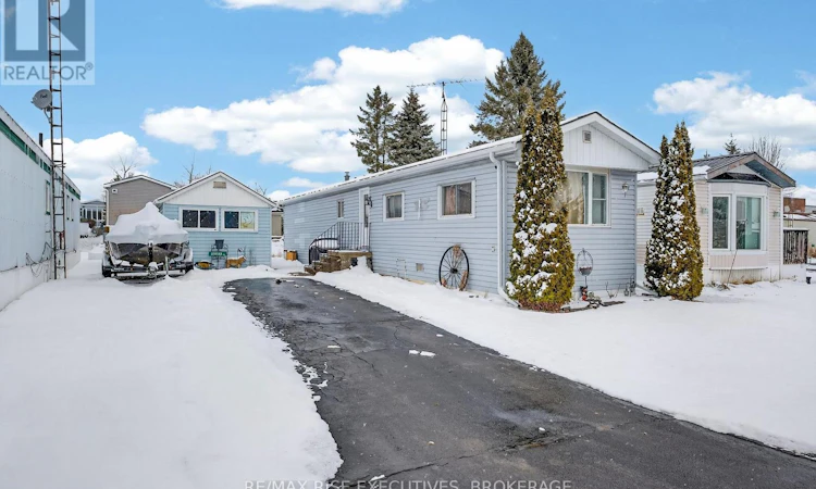 4 Cedar Street