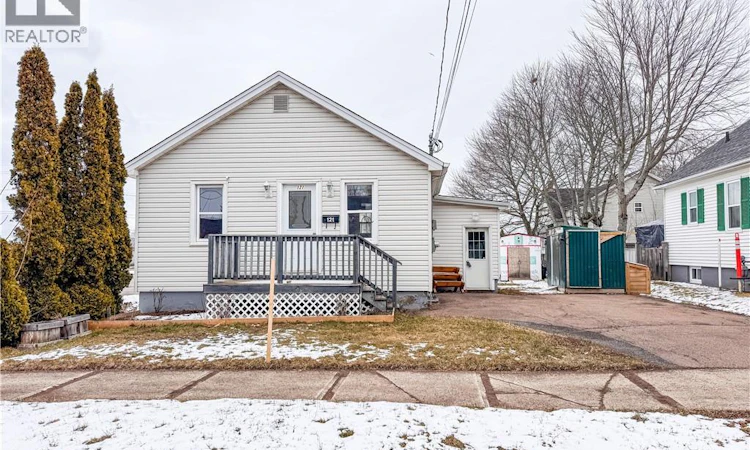 121 Salter Avenue