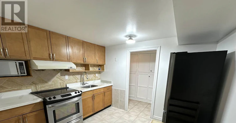 BSMT-16 Fairty Drive, Markham, ON, L3S 3A3