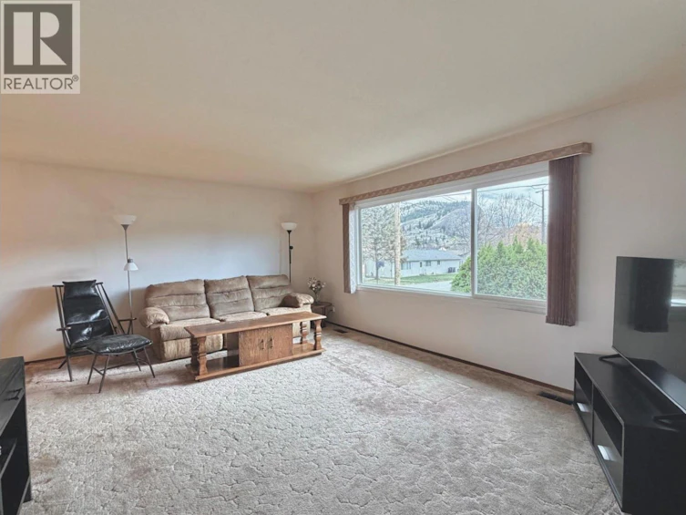 11102 Scott Street, Summerland, BC, V0H 1Z0 - 17