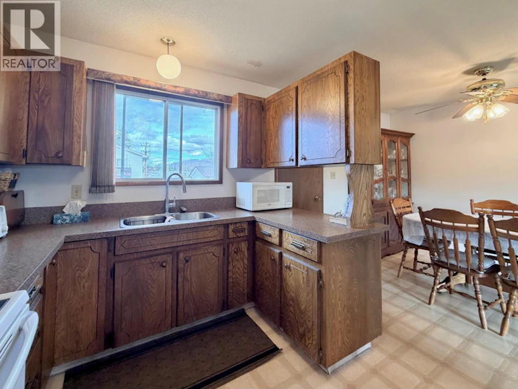 11102 Scott Street, Summerland, BC, V0H 1Z0 - 13