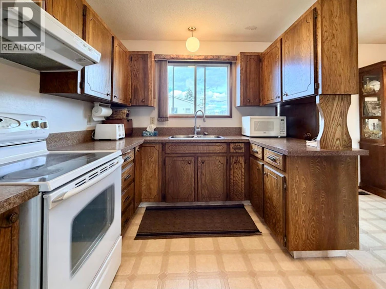11102 Scott Street, Summerland, BC, V0H 1Z0 - 12