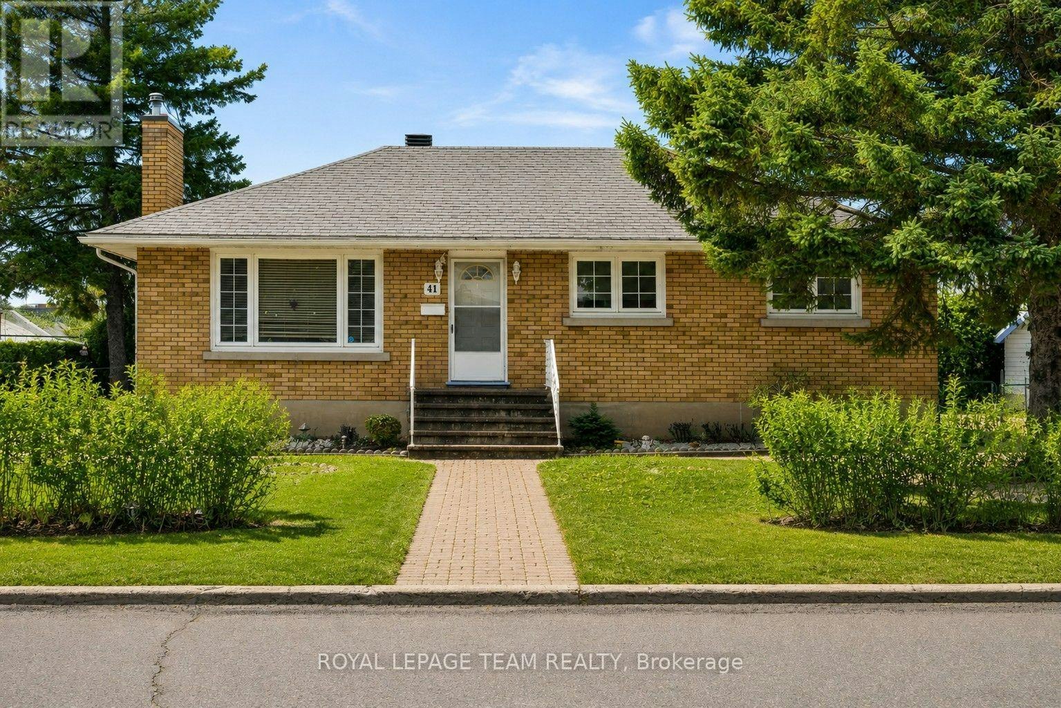 41 Capilano Drive, Ottawa, ON, K2E 6G3