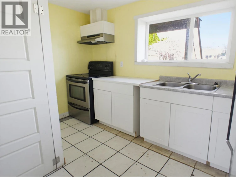 1942 Fleetwood Avenue, Kamloops, BC, V2B 4S4 - 13