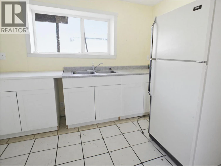 1942 Fleetwood Avenue, Kamloops, BC, V2B 4S4 - 14