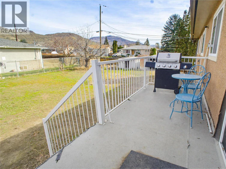 1942 Fleetwood Avenue, Kamloops, BC, V2B 4S4 - 11