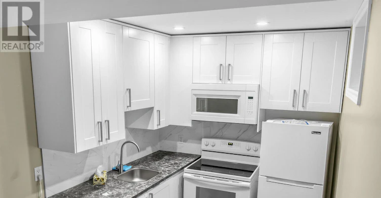 LOWER-133 Meadowvale Drive, Toronto, ON, M8Z 3K2 - 4
