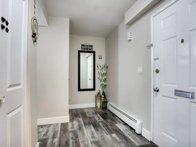 263-7493 140 Street - 3
