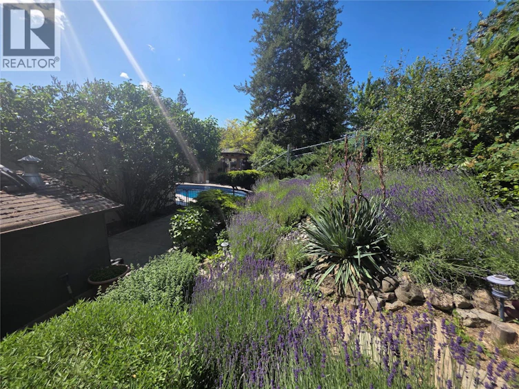 48 Caramillo Road, Kelowna, BC, V1V 1B3 - 56
