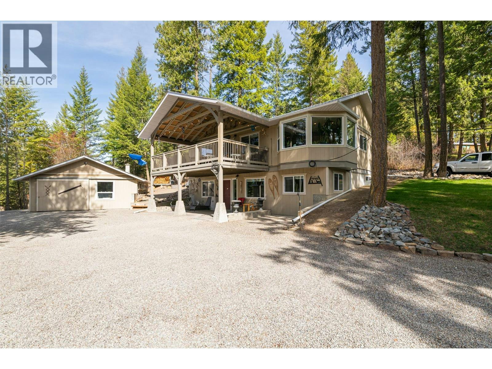 1988 Porthill Road, Lister, BC, V0B 1G2