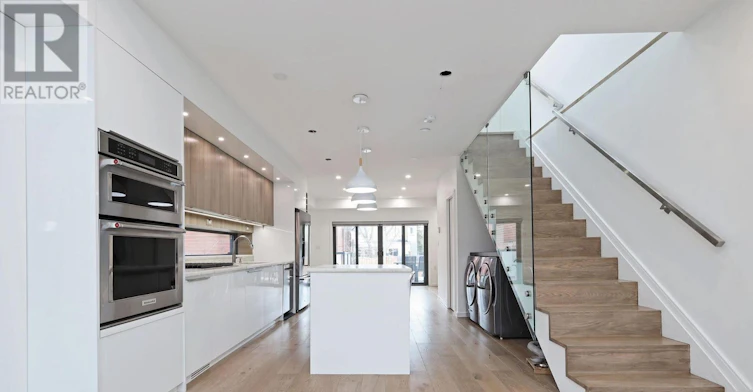 707 Mortimer Avenue, Toronto, ON, M4C 2K1