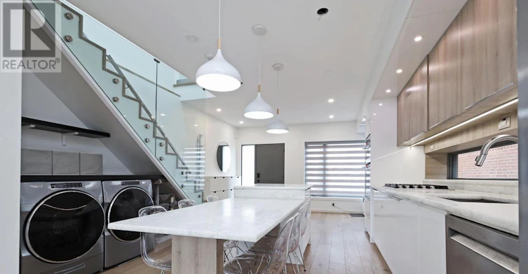 707 Mortimer Avenue, Toronto, ON, M4C 2K1 - 9