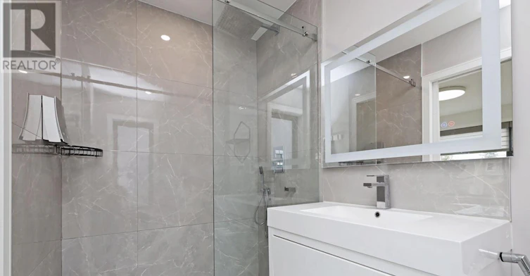 707 Mortimer Avenue, Toronto, ON, M4C 2K1 - 25