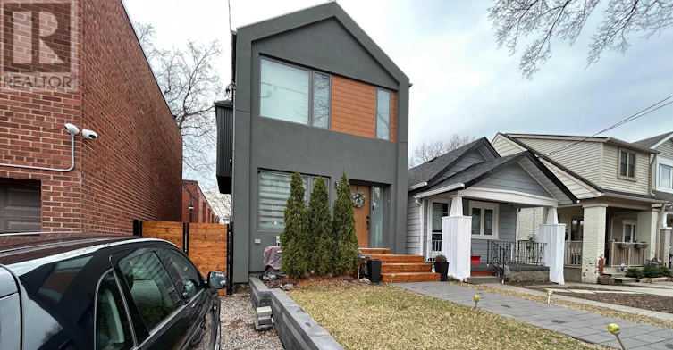707 Mortimer Avenue, Toronto, ON, M4C 2K1 - 3