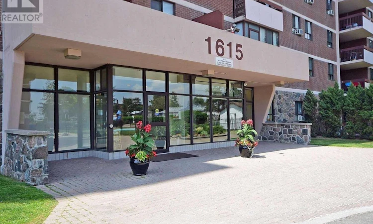 305-1615 Bloor Street E