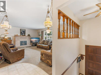 3430 Liard Court - 5