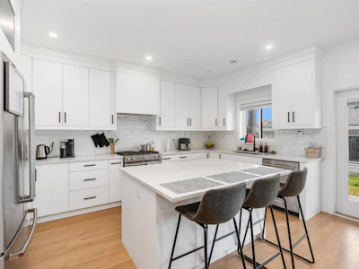 18460 64 Avenue - 4