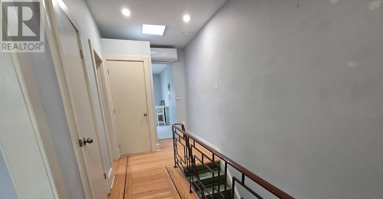 971-5 Main Street E, Hamilton, ON, L8M 1N2 - 4