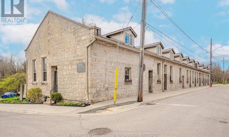 6-196 Arthur Street N
