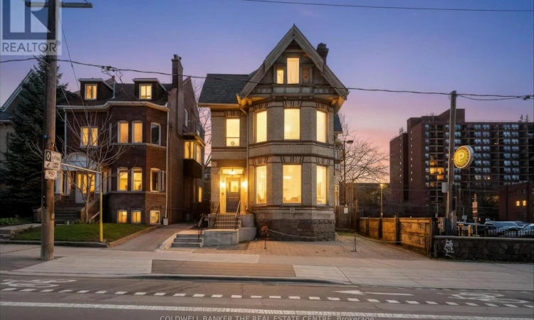 3-413 Sherbourne Street E