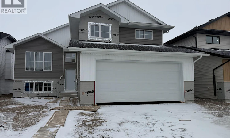 832 Woods Crescent