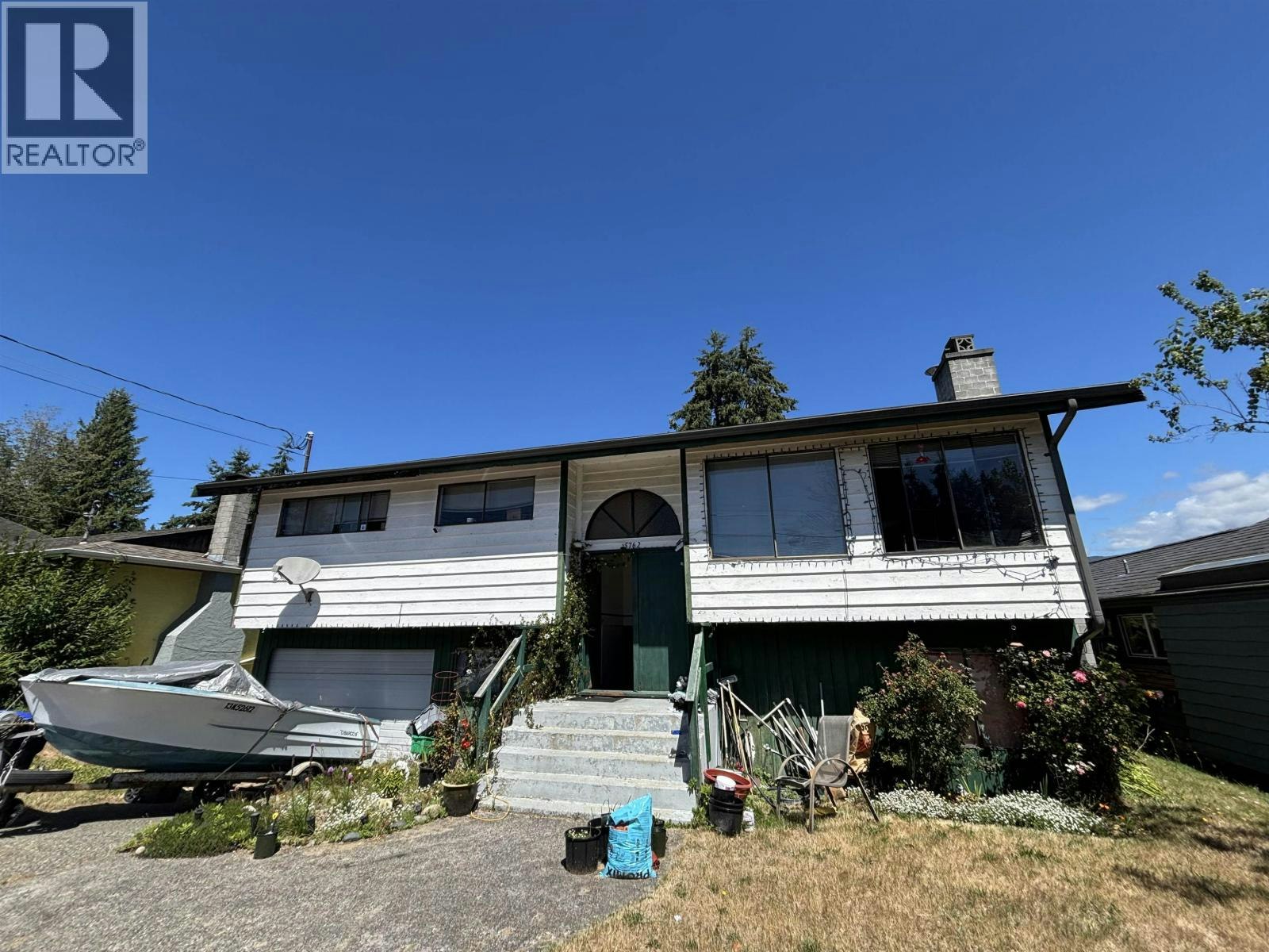 5762 Spindrift Street, Sechelt, BC