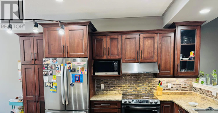 100 Creekside Drive, Welland, ON, L3C 0B4 - 5