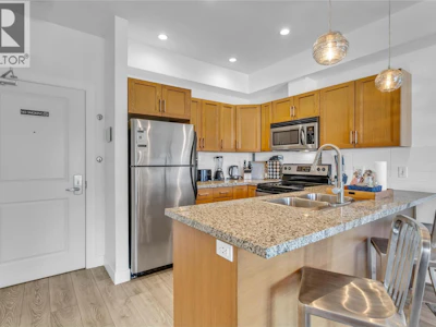 407-3205 Skyview Lane - 3
