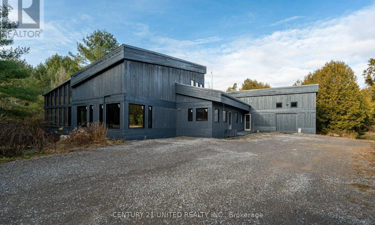 1080 Clydesdale Road