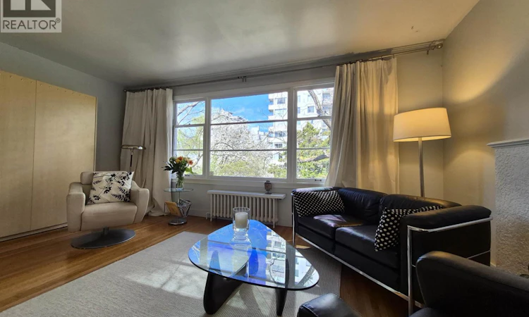 303-1565 Burnaby Street