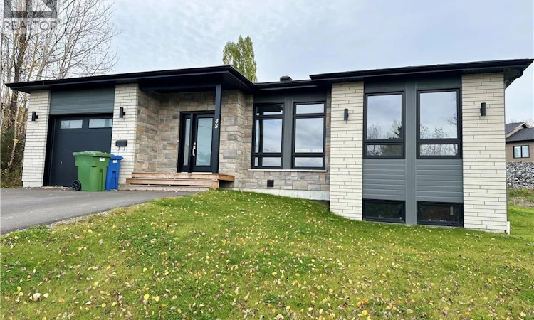 48 Mgr Roy Avenue