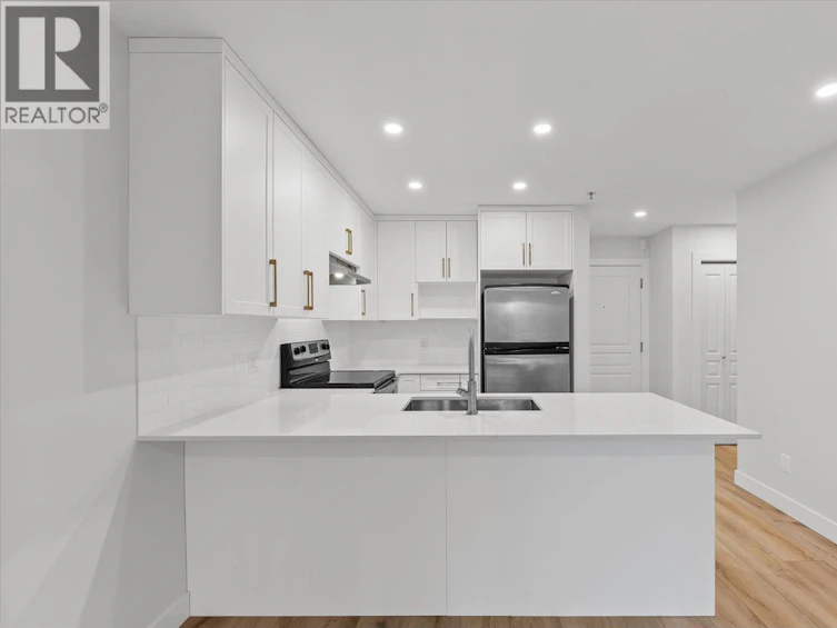 333-1099 Sunset Drive, Kelowna, BC, V1Y 9Z2 - 10