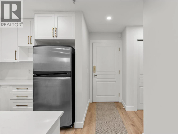 333-1099 Sunset Drive, Kelowna, BC, V1Y 9Z2 - 5