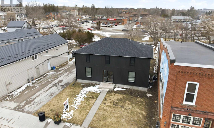 20 King Street E