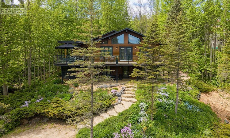 112 Amik Court