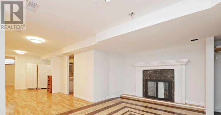 LOWER-212 Glebemount Avenue, Toronto, ON, M4C 3T1 - 3