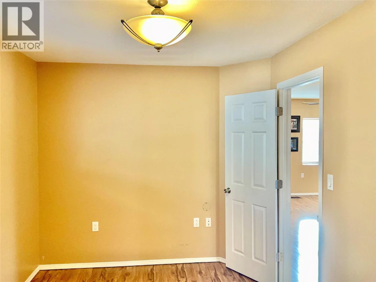 547 Eighth Avenue, Midway, BC, V0H 1M0 - 25