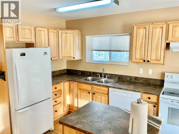 547 Eighth Avenue, Midway, BC, V0H 1M0 - 15