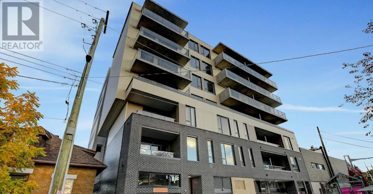 401-399 Winston Avenue, Ottawa, ON, K2A 1Y8 - 2