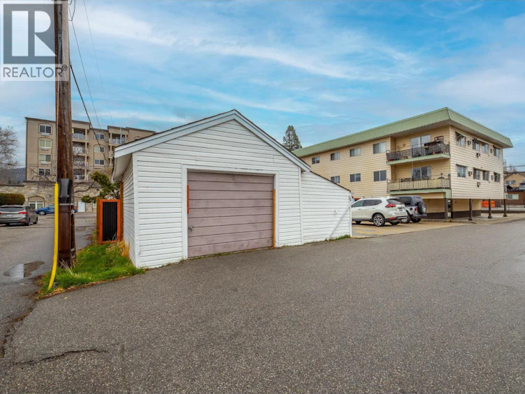 479 Winnipeg Street, Penticton, BC, V2A 5M7 - 39