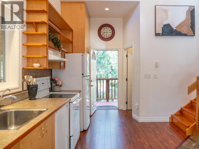 9868 Castle Road, Pender Island, BC, V0N 2M3 - 9