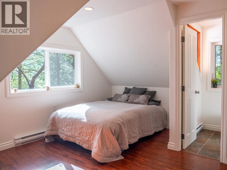 9868 Castle Road, Pender Island, BC, V0N 2M3 - 21