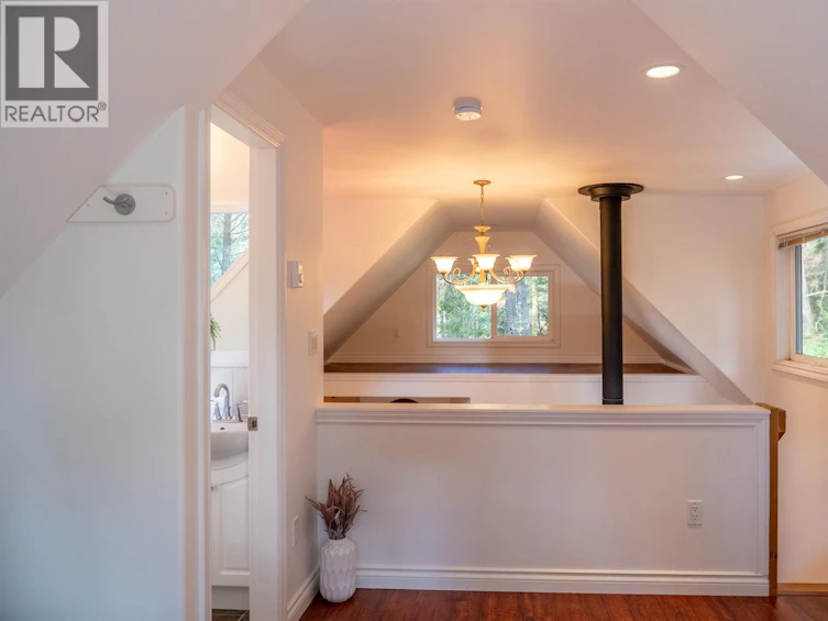 9868 Castle Road, Pender Island, BC, V0N 2M3 - 23